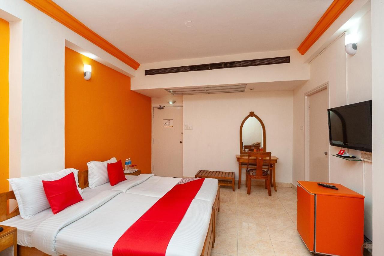 Hotel Manhattan Chennai Eksteriør bilde