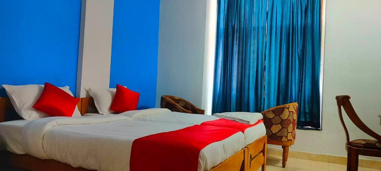 Hotel Manhattan Chennai Eksteriør bilde