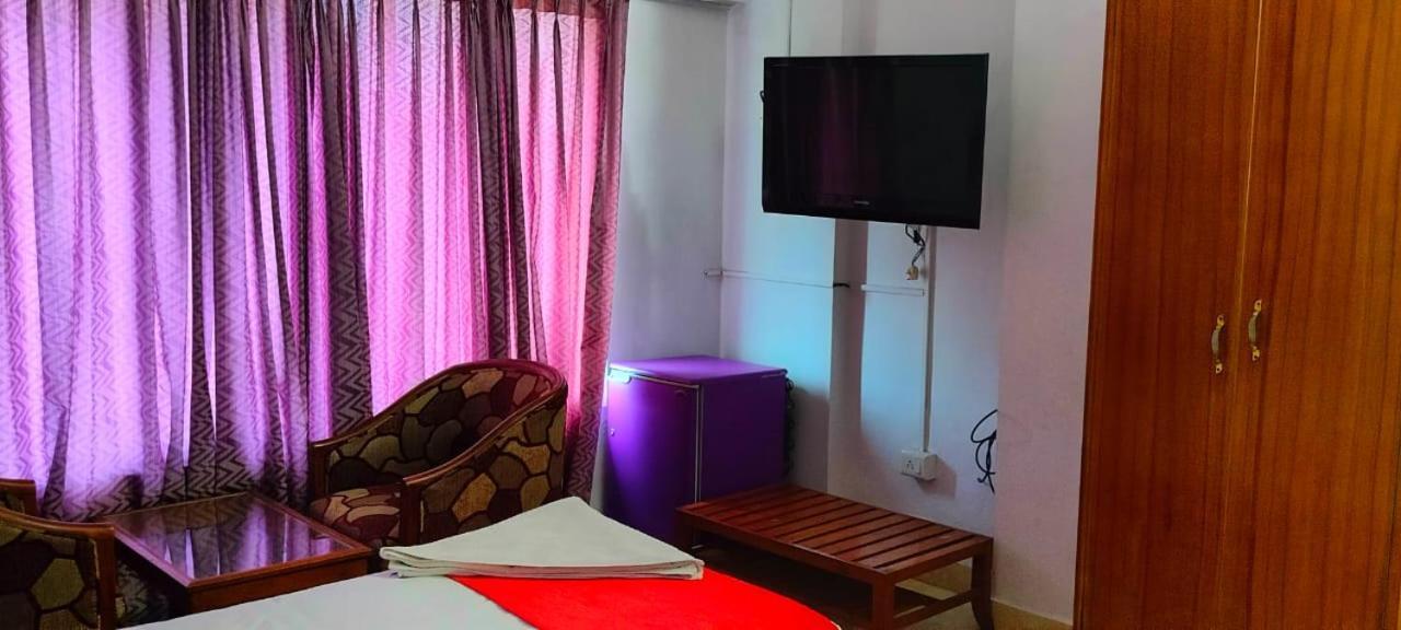 Hotel Manhattan Chennai Eksteriør bilde