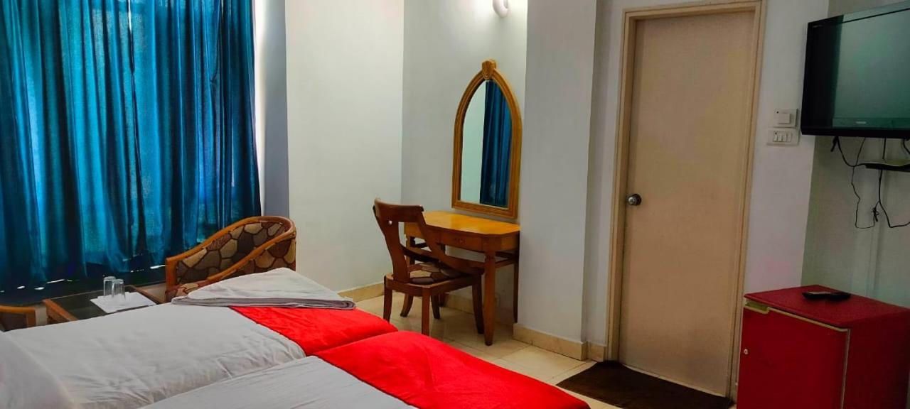 Hotel Manhattan Chennai Eksteriør bilde