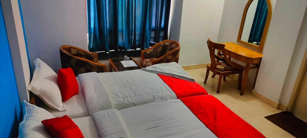Hotel Manhattan Chennai Eksteriør bilde