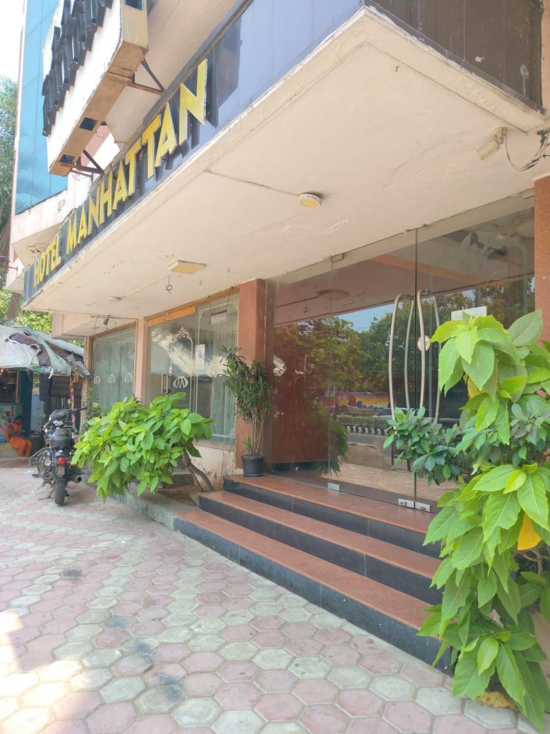 Hotel Manhattan Chennai Eksteriør bilde
