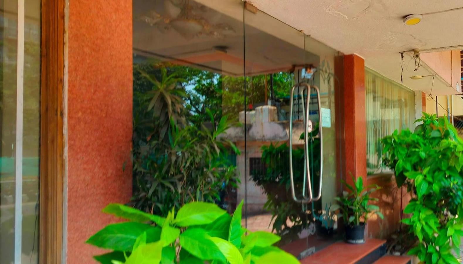 Hotel Manhattan Chennai Eksteriør bilde
